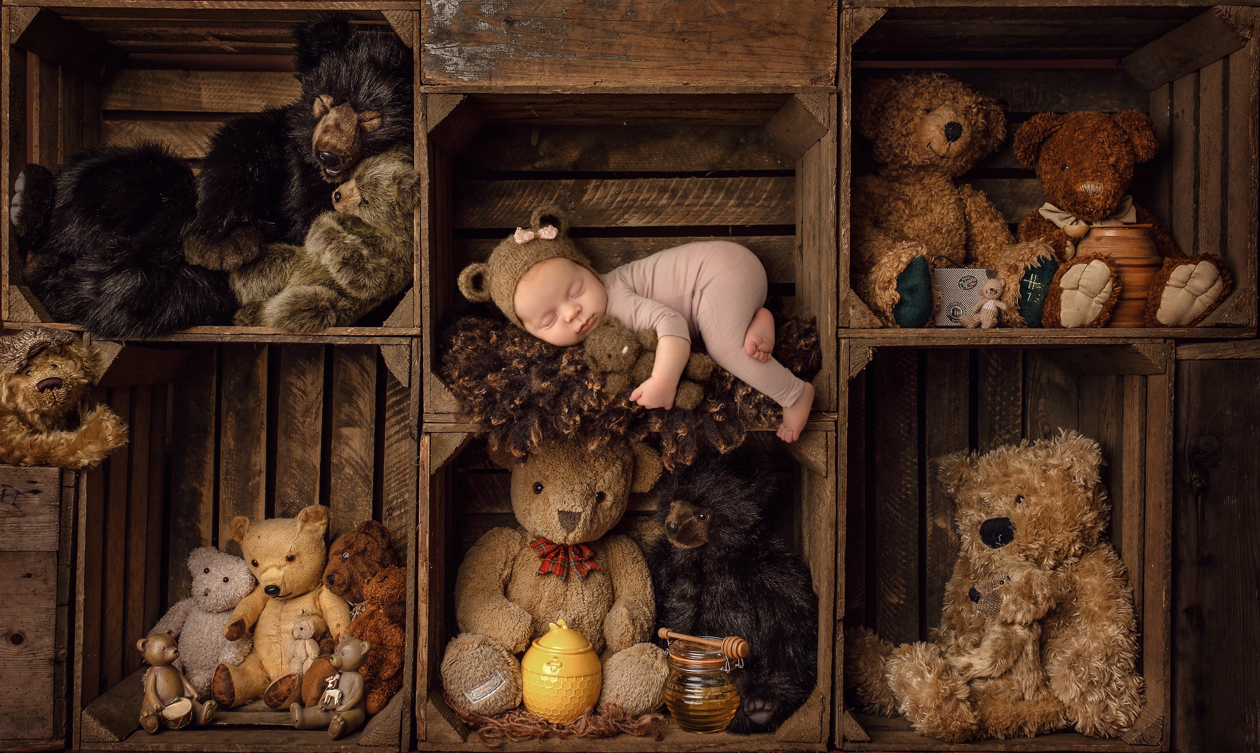 oldcrateteddybearsEmily copy.jpg