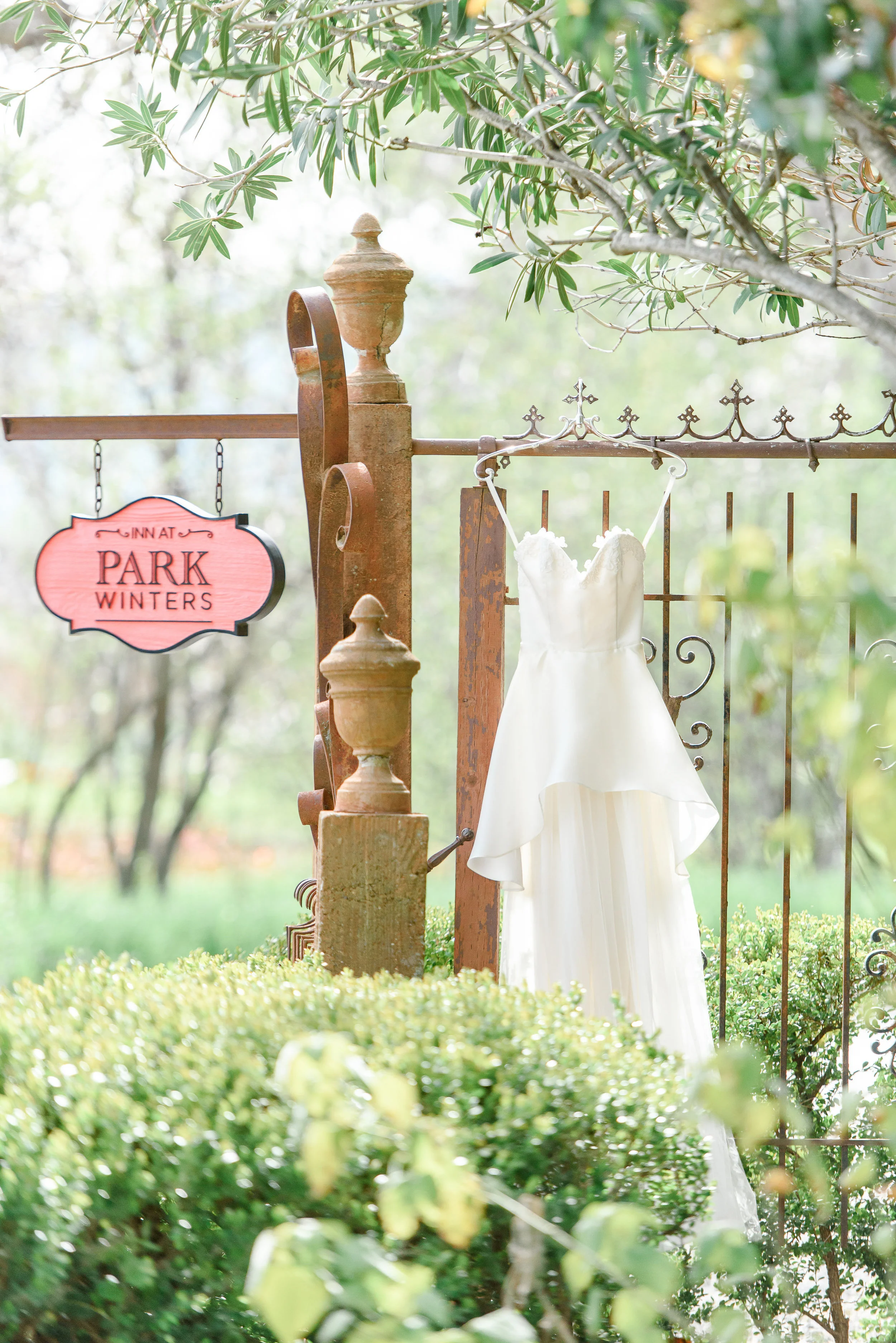 Featured Wedding: Garden Wedding Inspiration Shoot — Park Winters