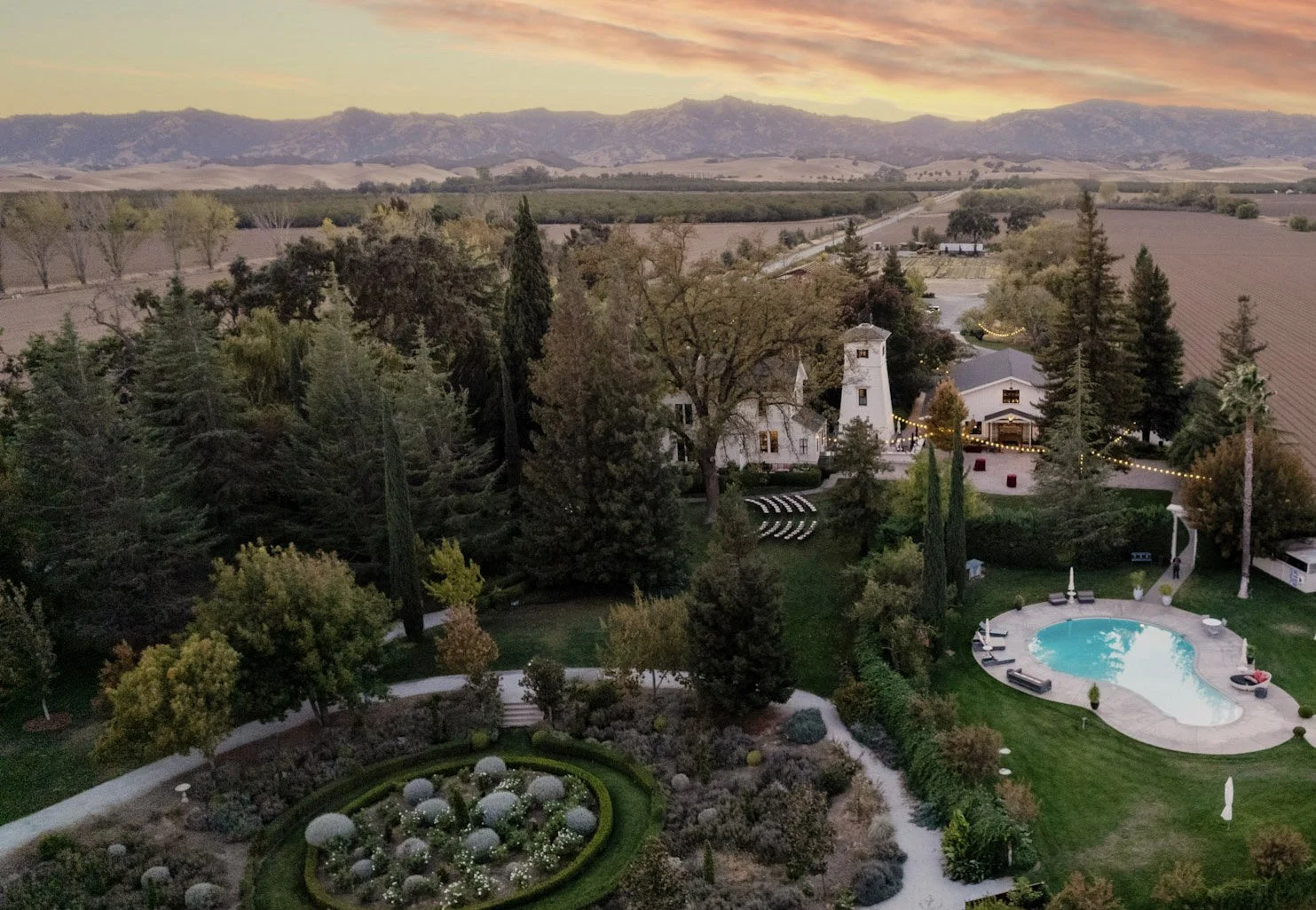 A Brief Guide to Hosting a Destination Wedding