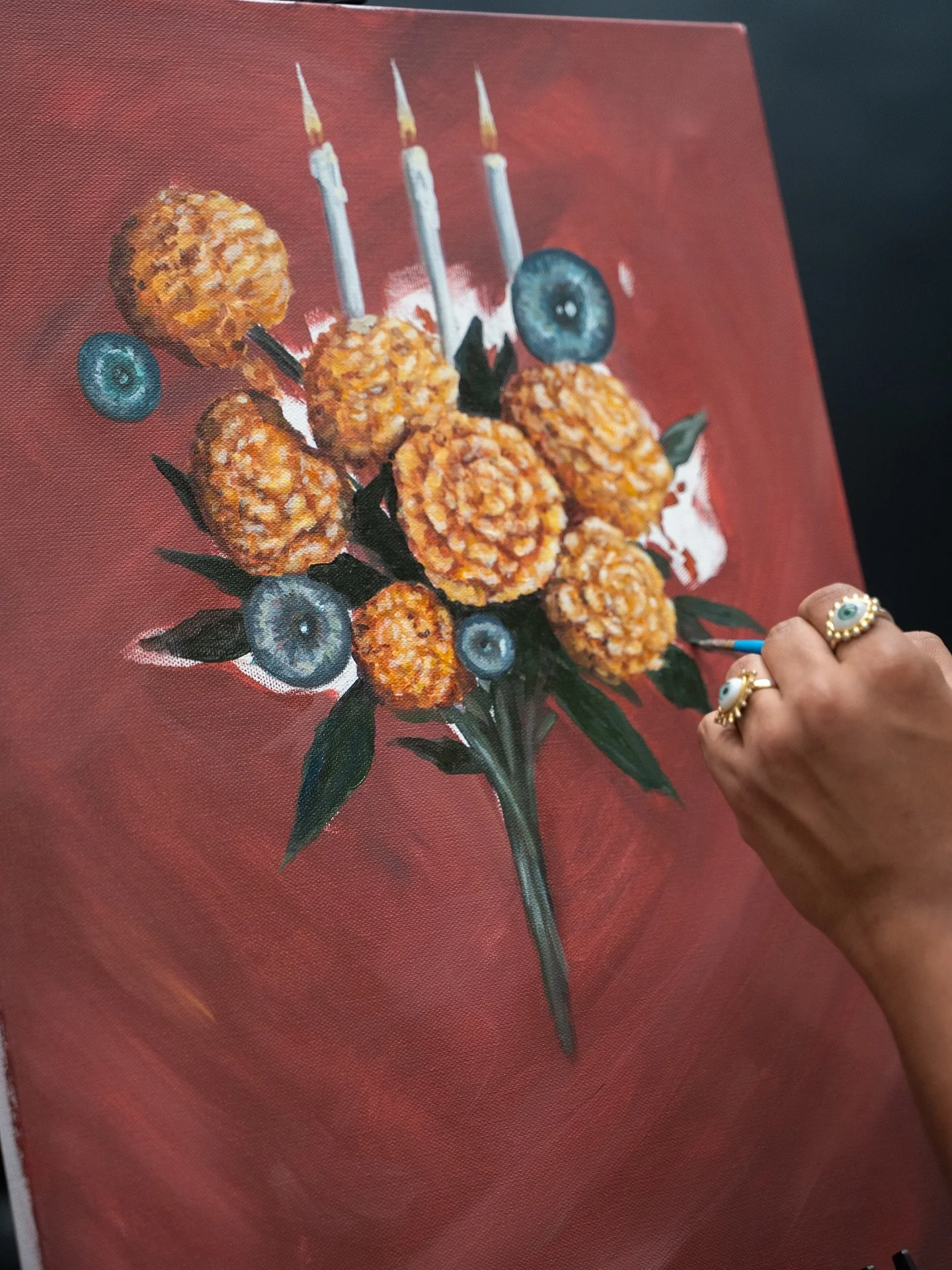 Hands and eyes at work. In the Artist Studio at the @burkemuseum. 

📸: @burkemuseum