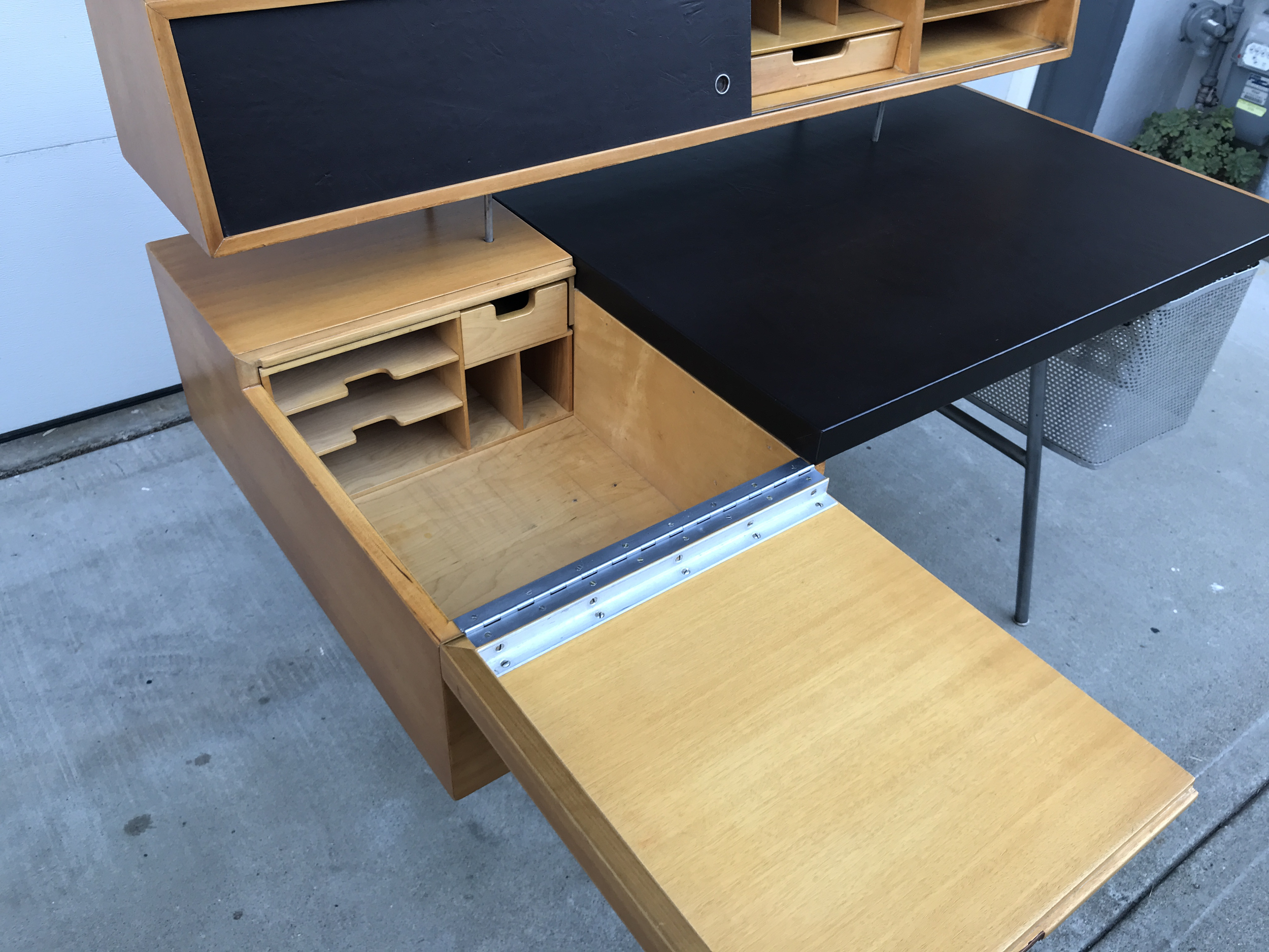 1950s-mid-century-modern-george-nelson-for-herman-miller-home-office-desk-3920.png