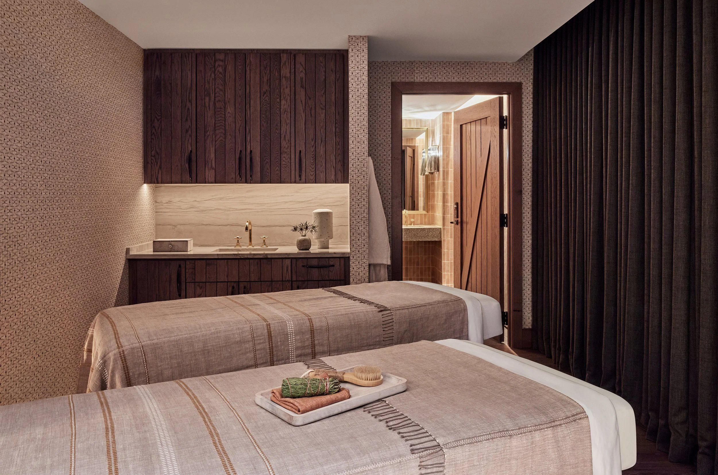 NoeDeWitt_Auberge_BowieHouse (25).jpg