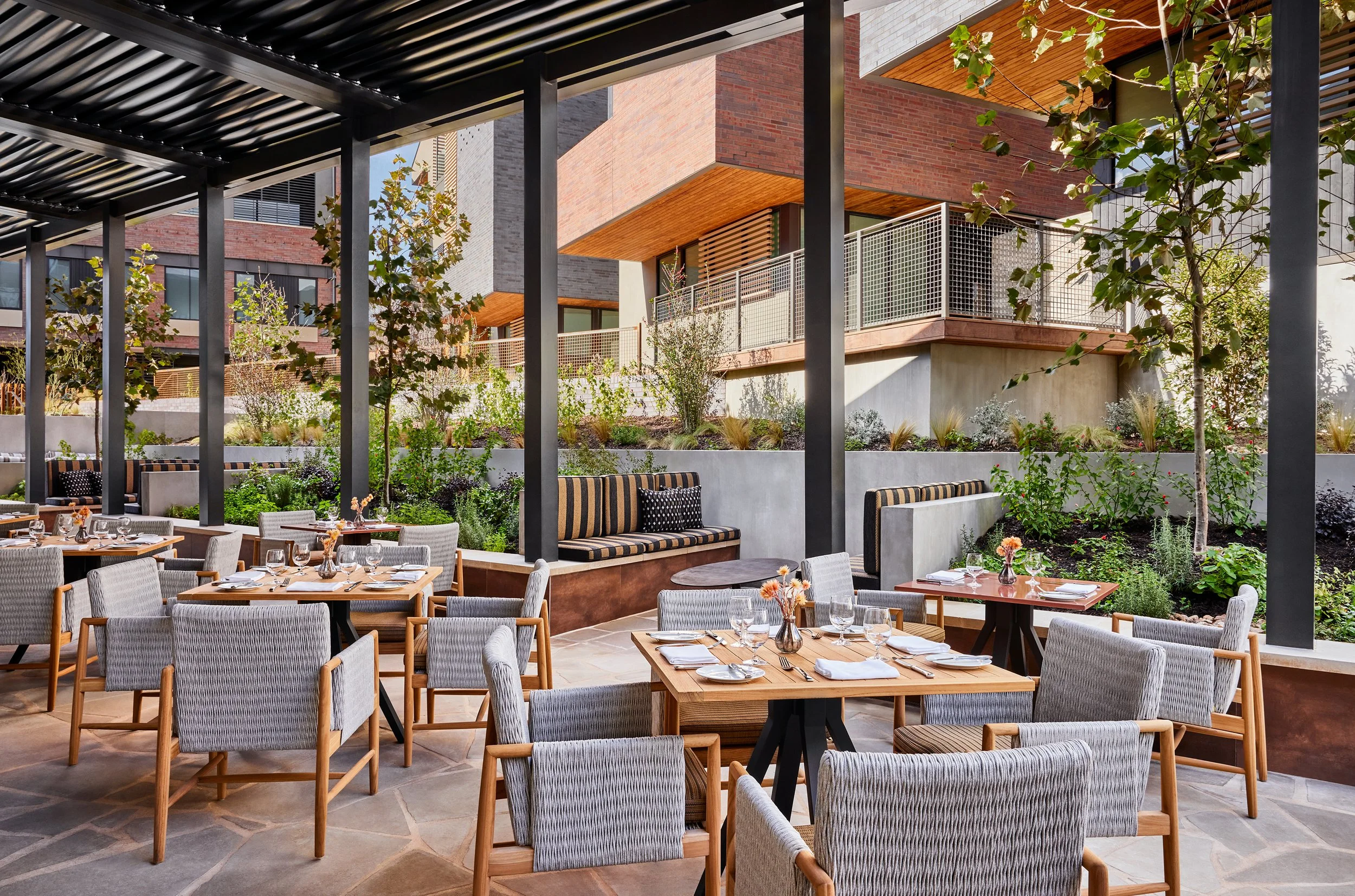 NoeDeWitt_Auberge_BowieHouse (32).jpg