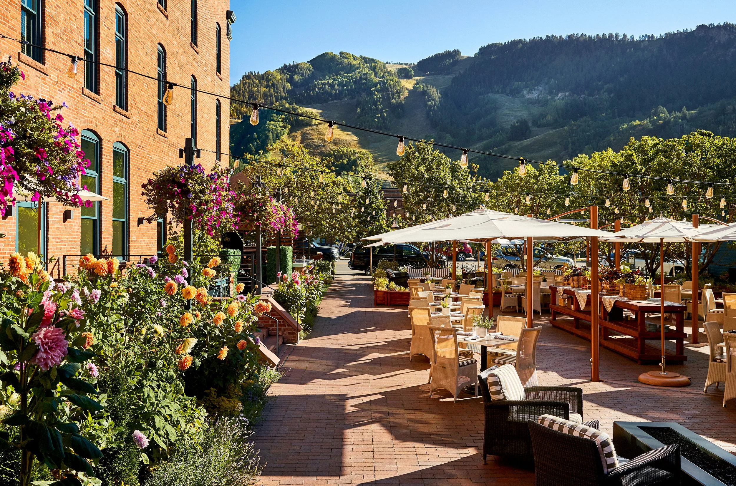 NoeDeWitt_Auberge_HotelJerome_Copyright202412.jpg