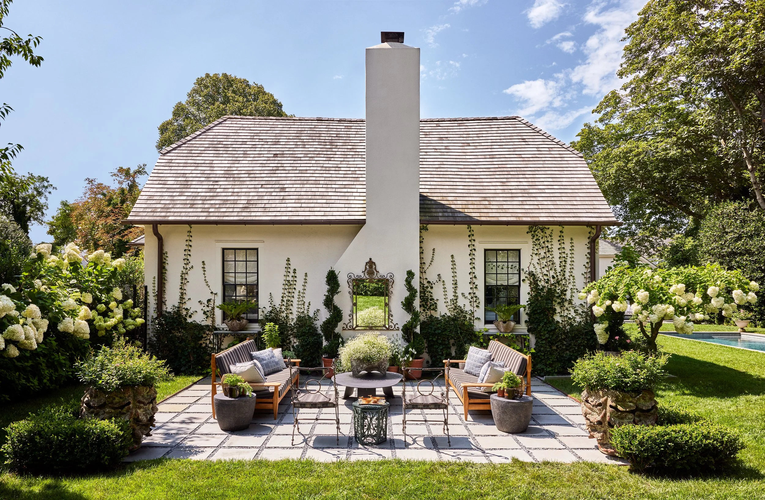 NoeDeWitt_ElleDecor_NickOlsen_SagHarbor_Web_Layout22.jpg
