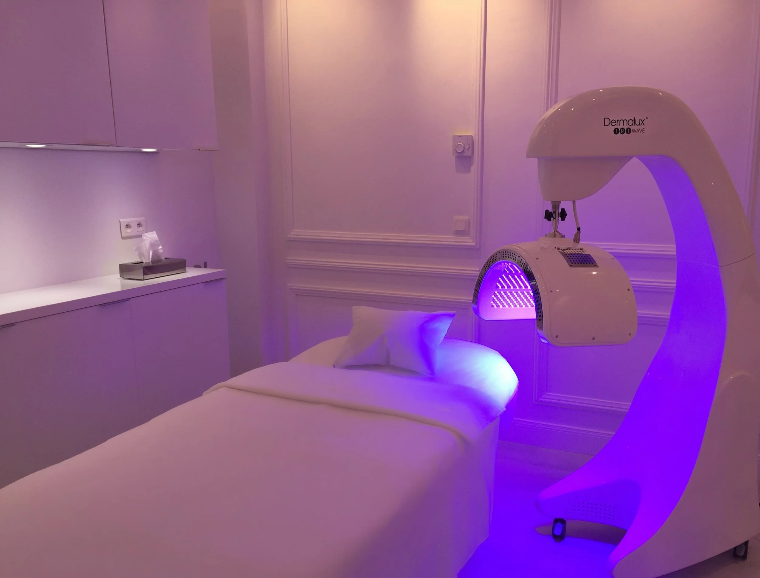 Dermalux Tri-Wave New.jpg