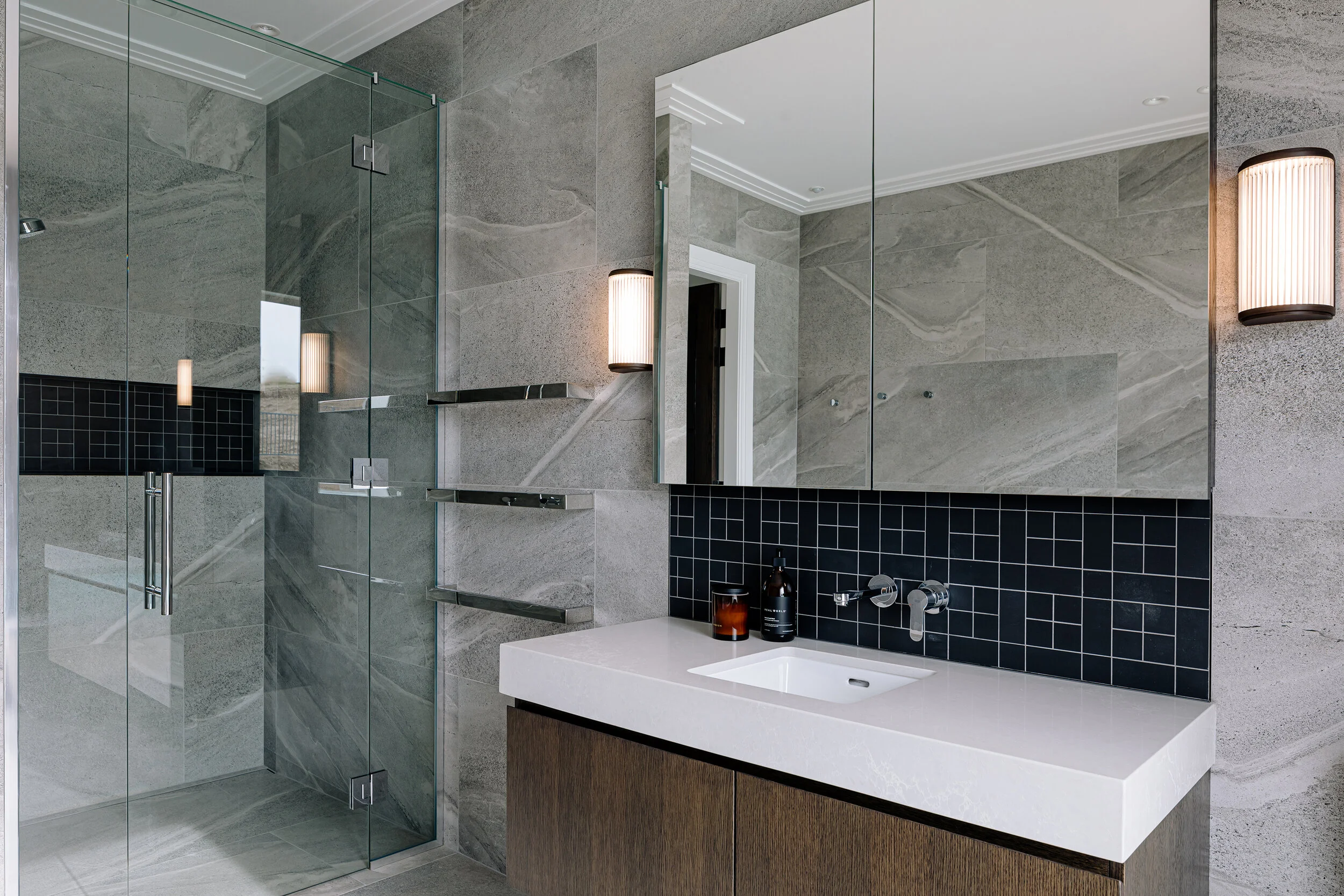 TAWA Architecture_RiverHouse_Family_Bathroom_150DPI.jpg