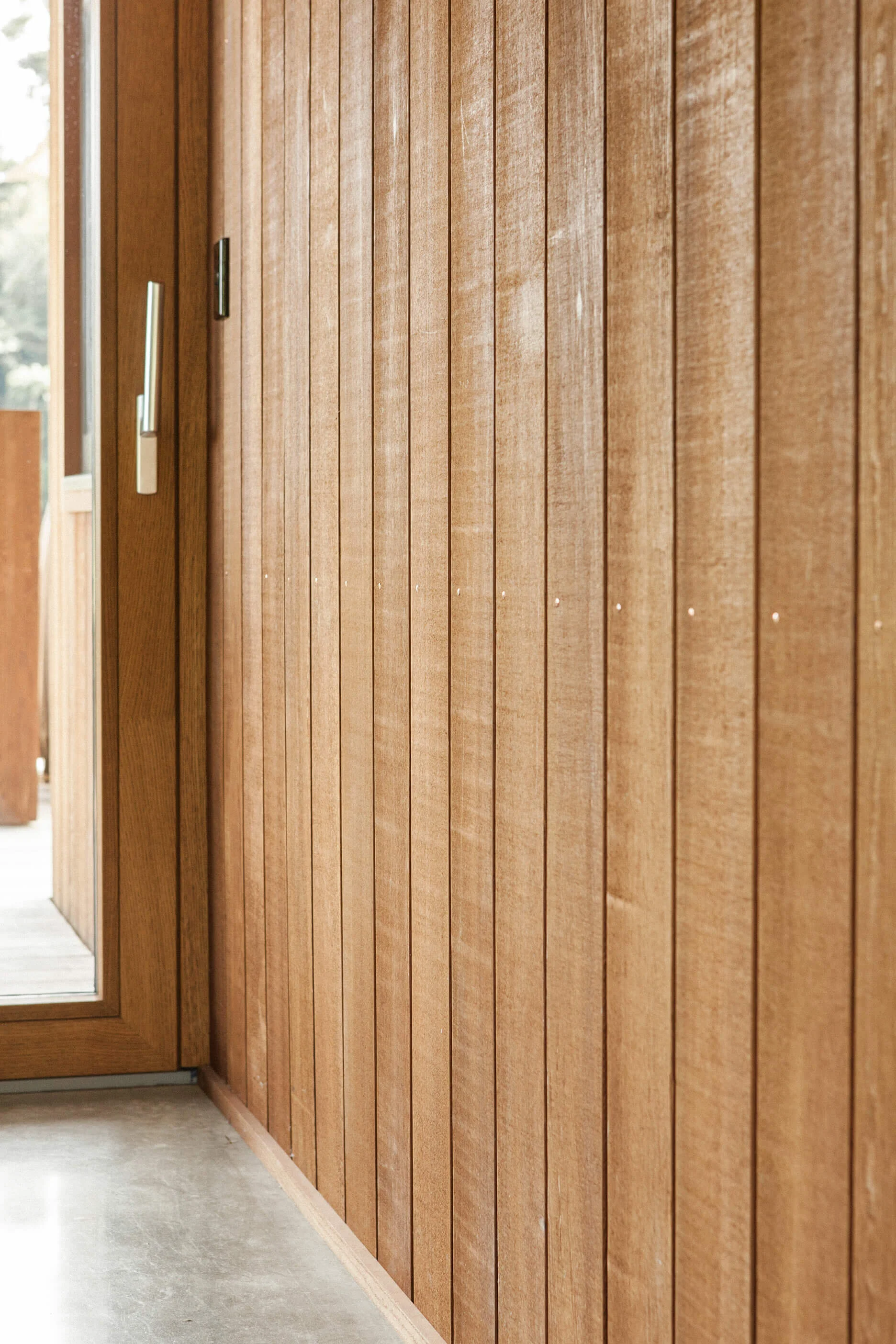 Tawa Architecture_Farrant House_Interior_Cedar Wall_Edit_Web.jpg