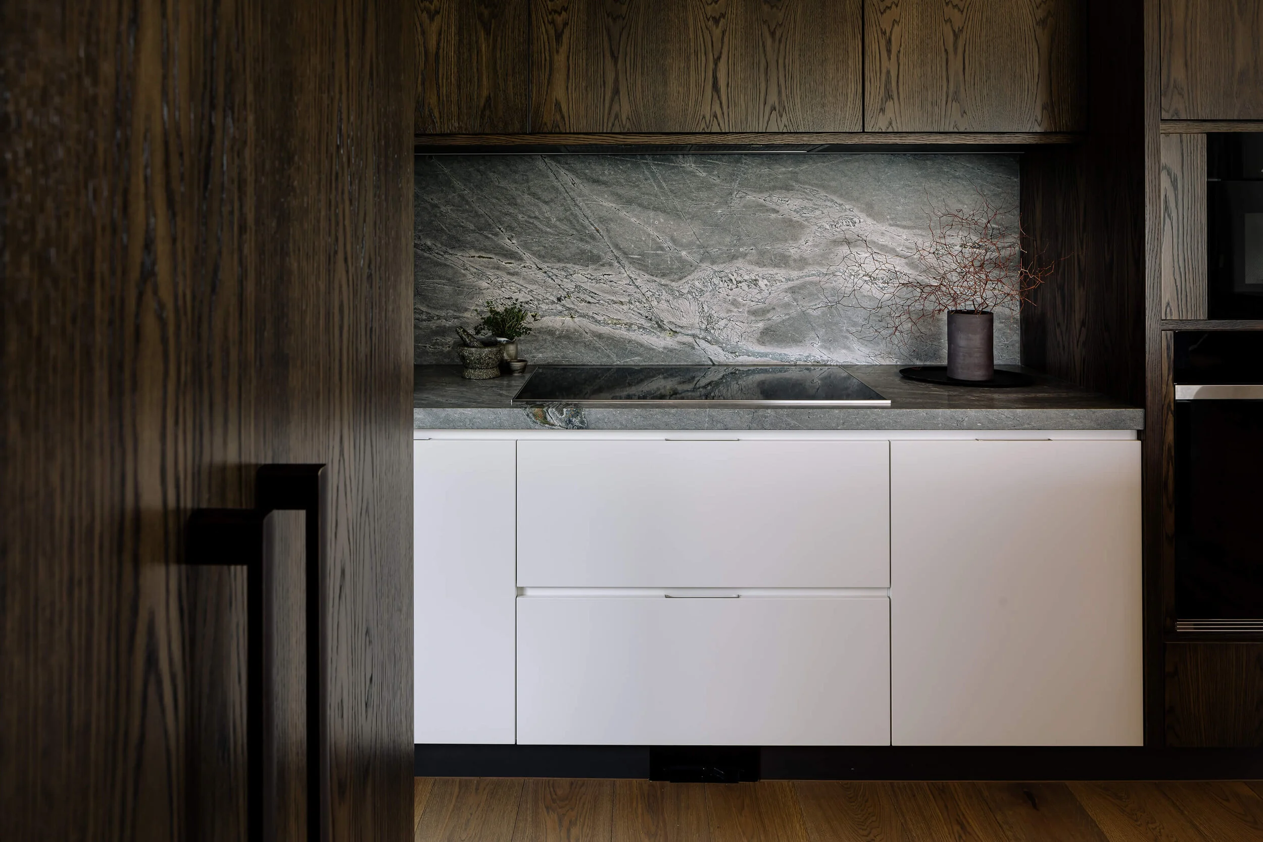 TAWA Architecture_RiverHouse_Kitchen_1_Web.jpg