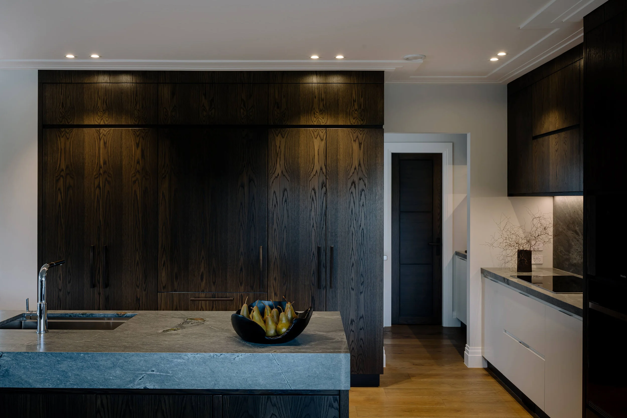 TAWA Architecture_RiverHouse_Kitchen_12_Web.jpg