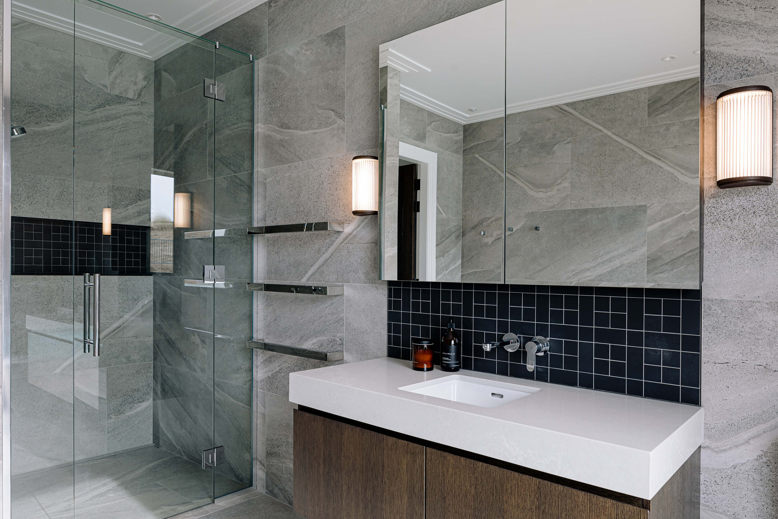 TAWA Architecture_RiverHouse_Family_Bathroom_web.jpg