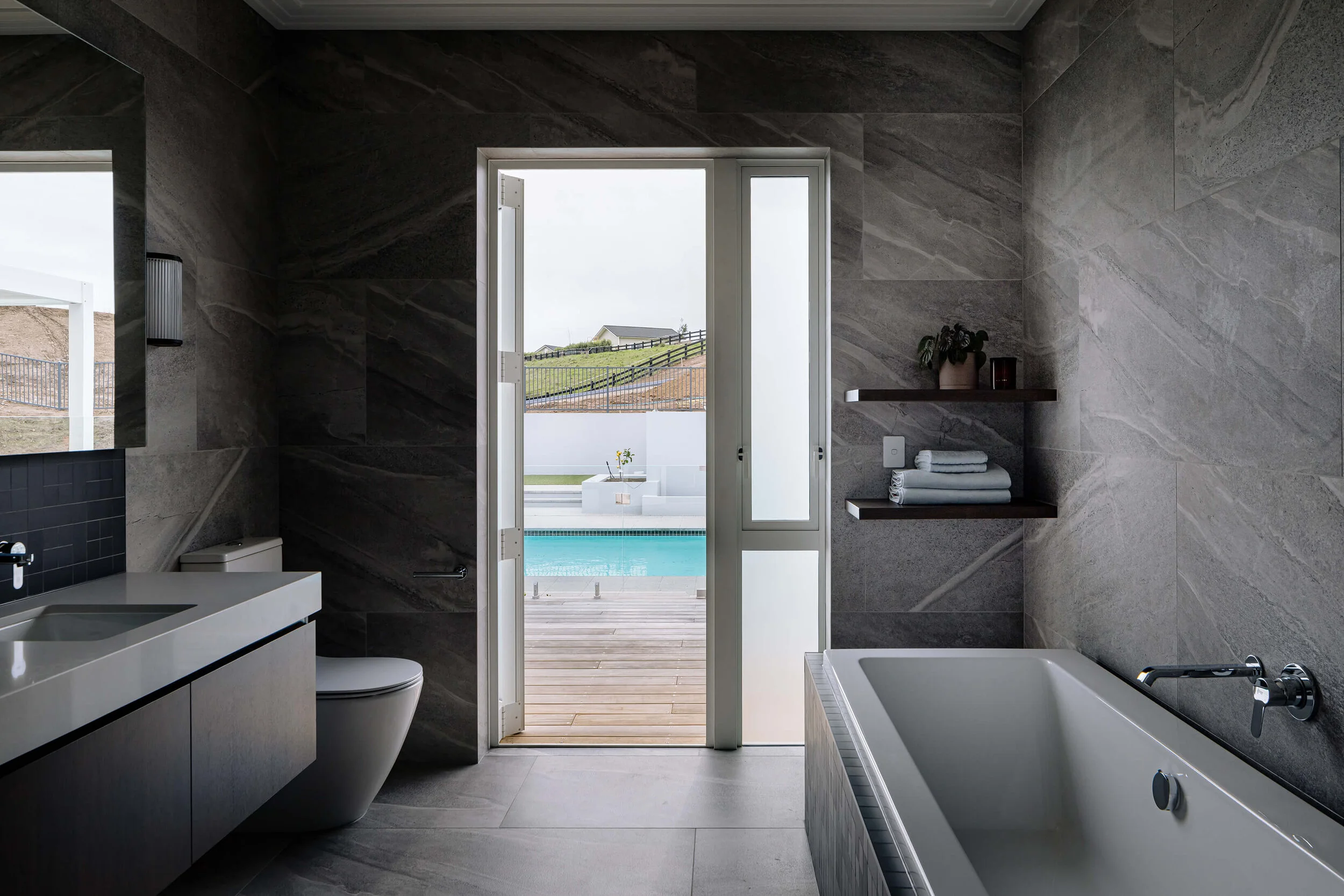 TAWA Architecture_RiverHouse_Family_Bathroom_Closeup_View_web.jpg