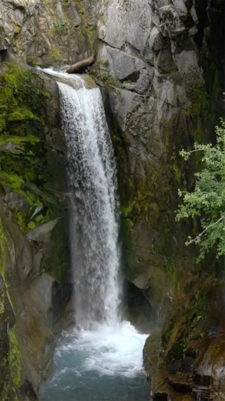Mount Rainier Waterfall [Video] (Wallpaper)
