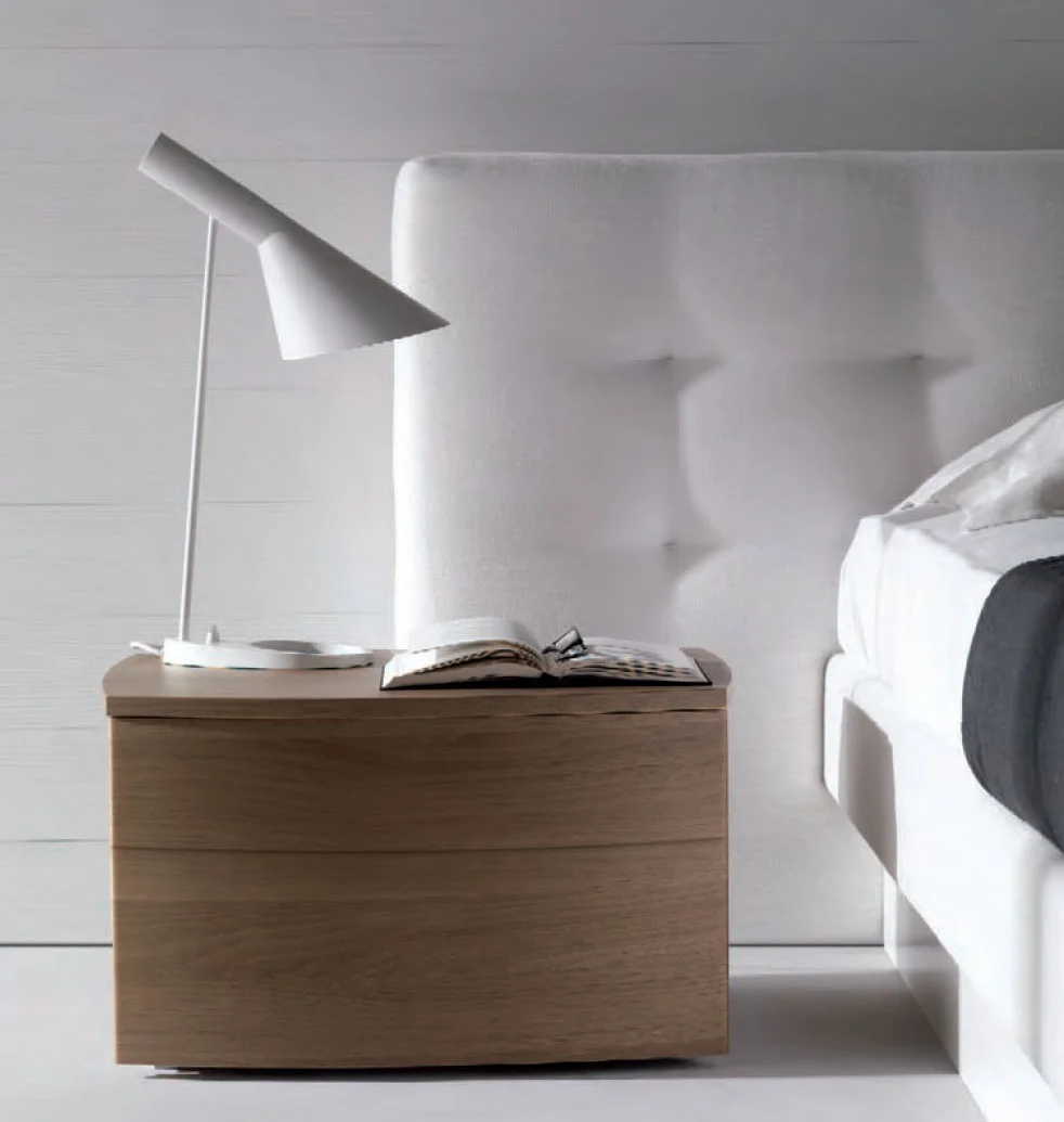 louis-poulsen-aj-table-lamp-1.jpg