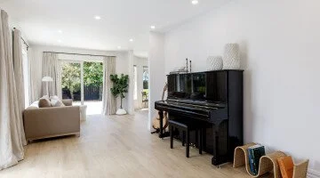 Oasis Wide Husk Oak.jpg