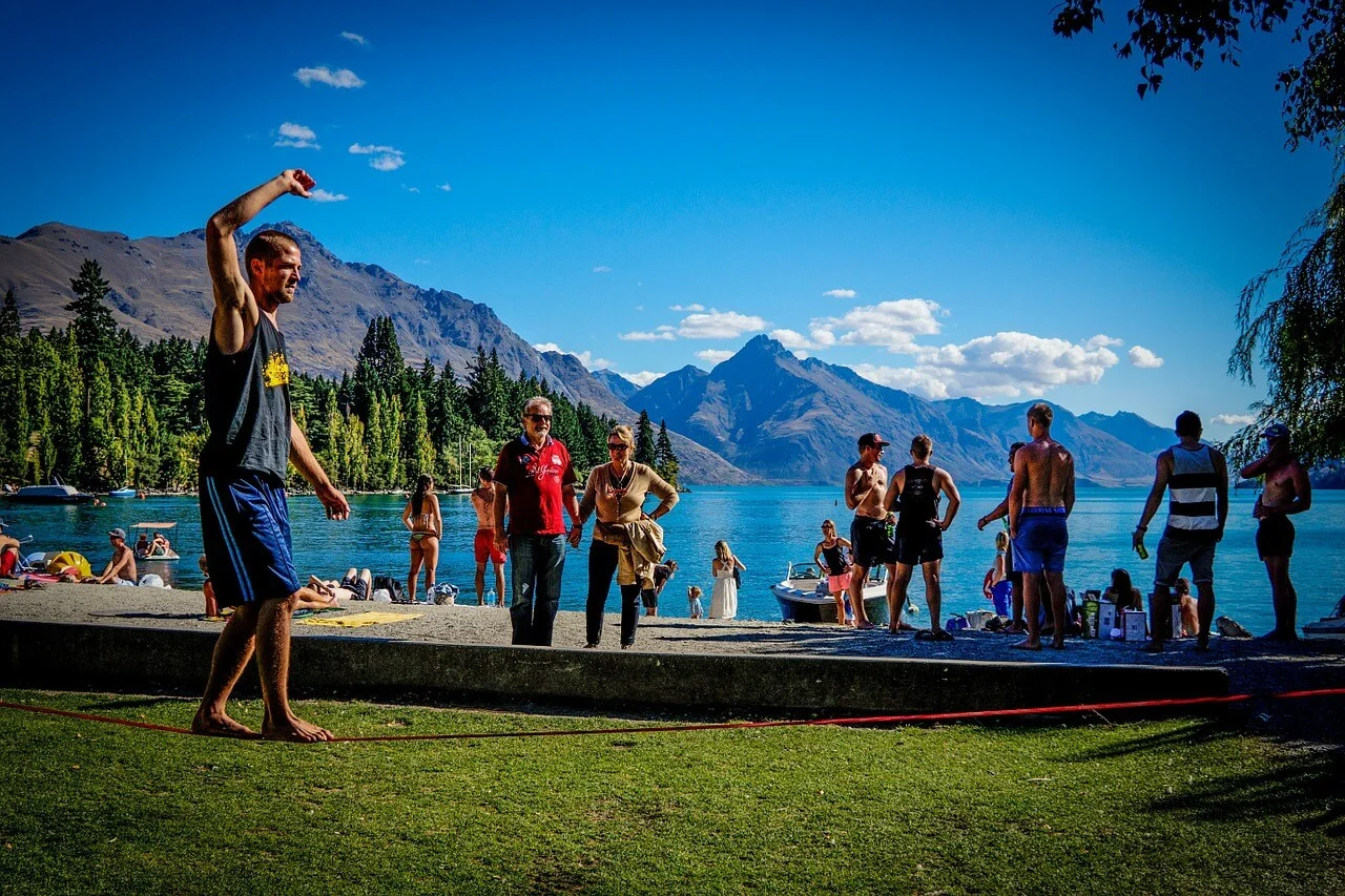 Slackline Yoga.jpg