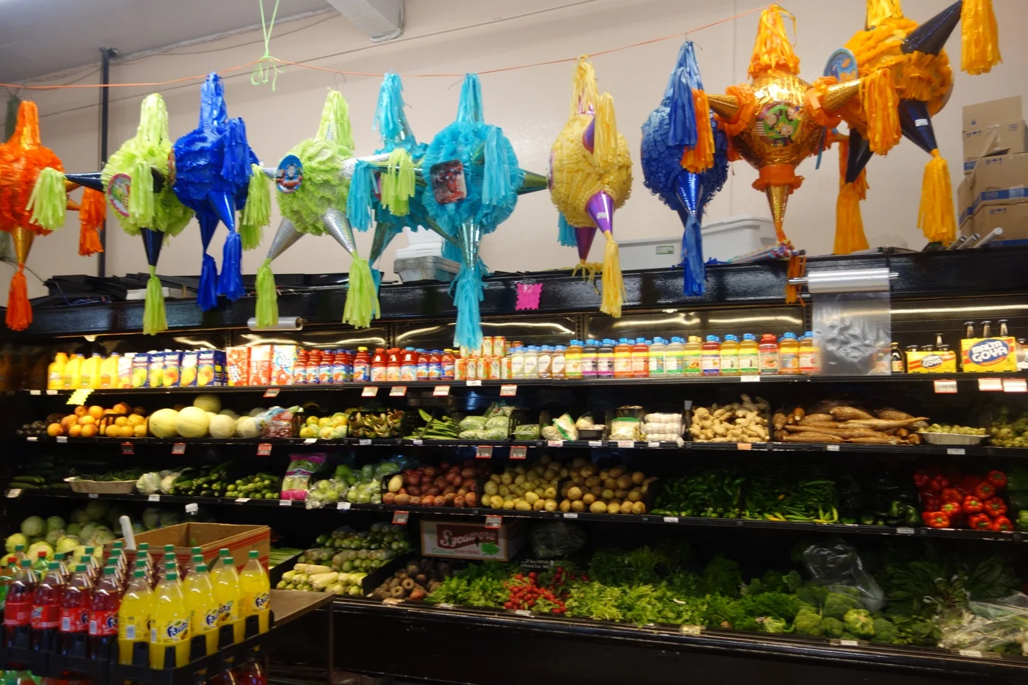 Ein lateinamerkianischer Supermarkt mit dulce de leche, alfajores und agua de Florida.