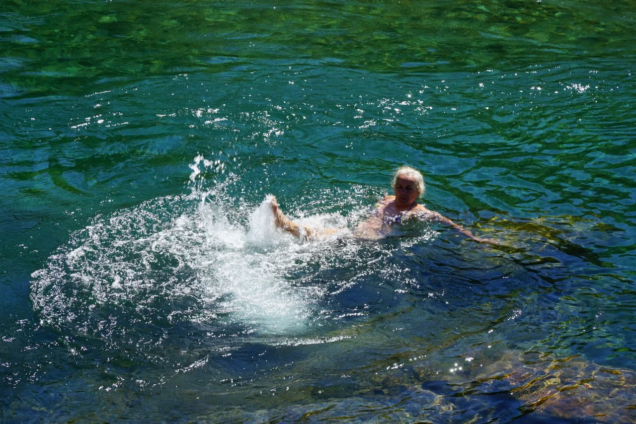 Nadar en aguas de la Patagonia