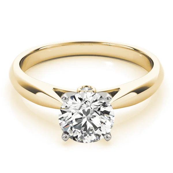 Round Diamond in 18k Yellow Gold