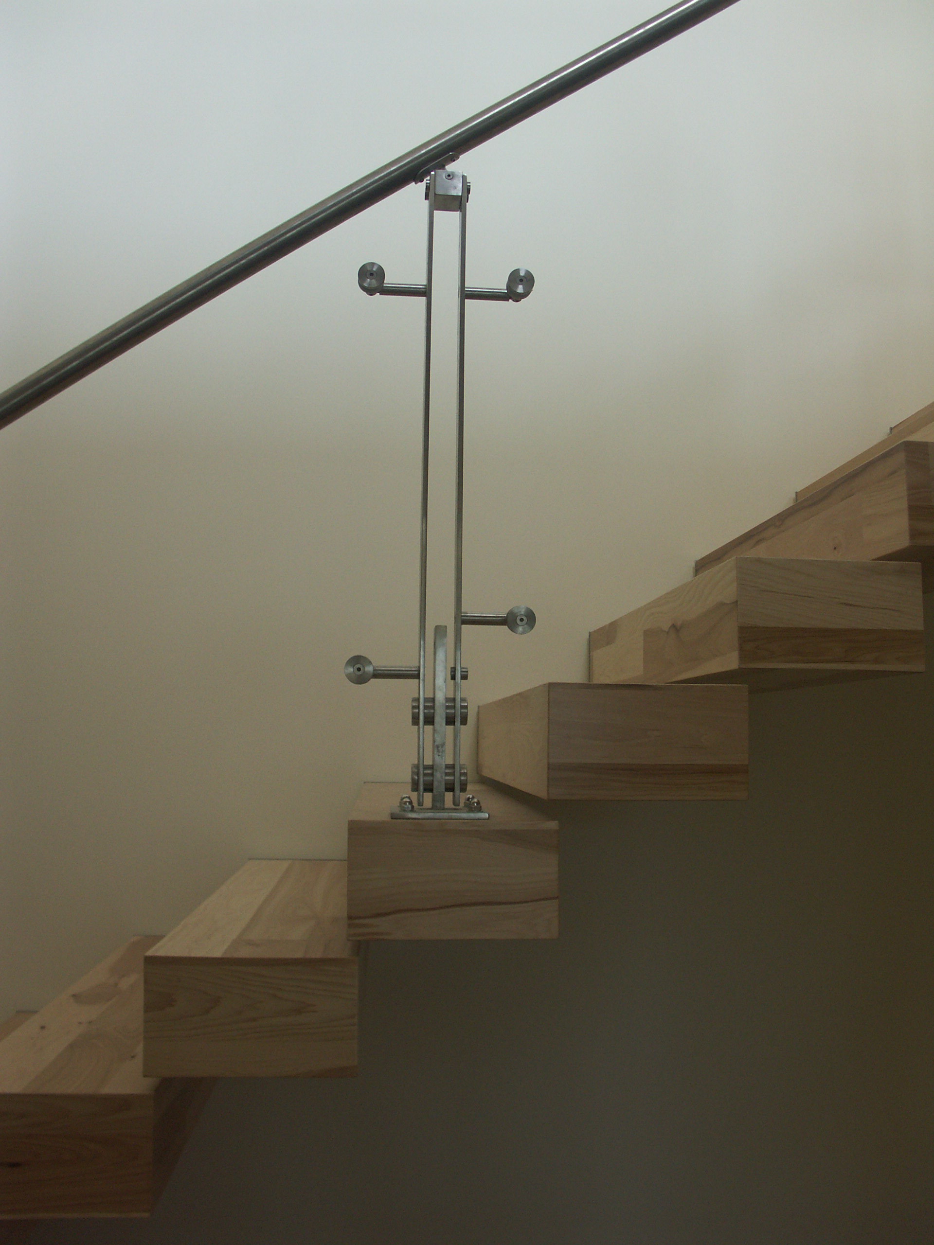 cantilevered stairs.JPG