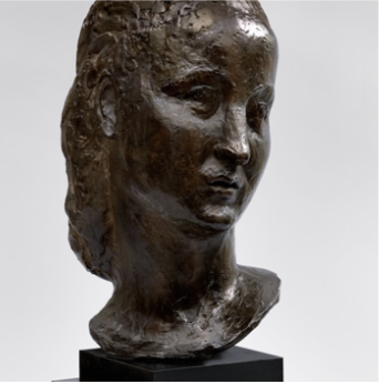 Vue d'une sculpture de Chana Orloff exposée à la Galerie Sarto Paris 7 à côté du Musée d'Orsay