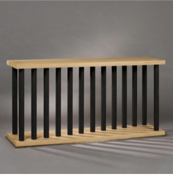 Vue d'une sculpture de Nicolas Aubagnac exposée à la Galerie Sarto Paris 7 à côté du musée d'orsay