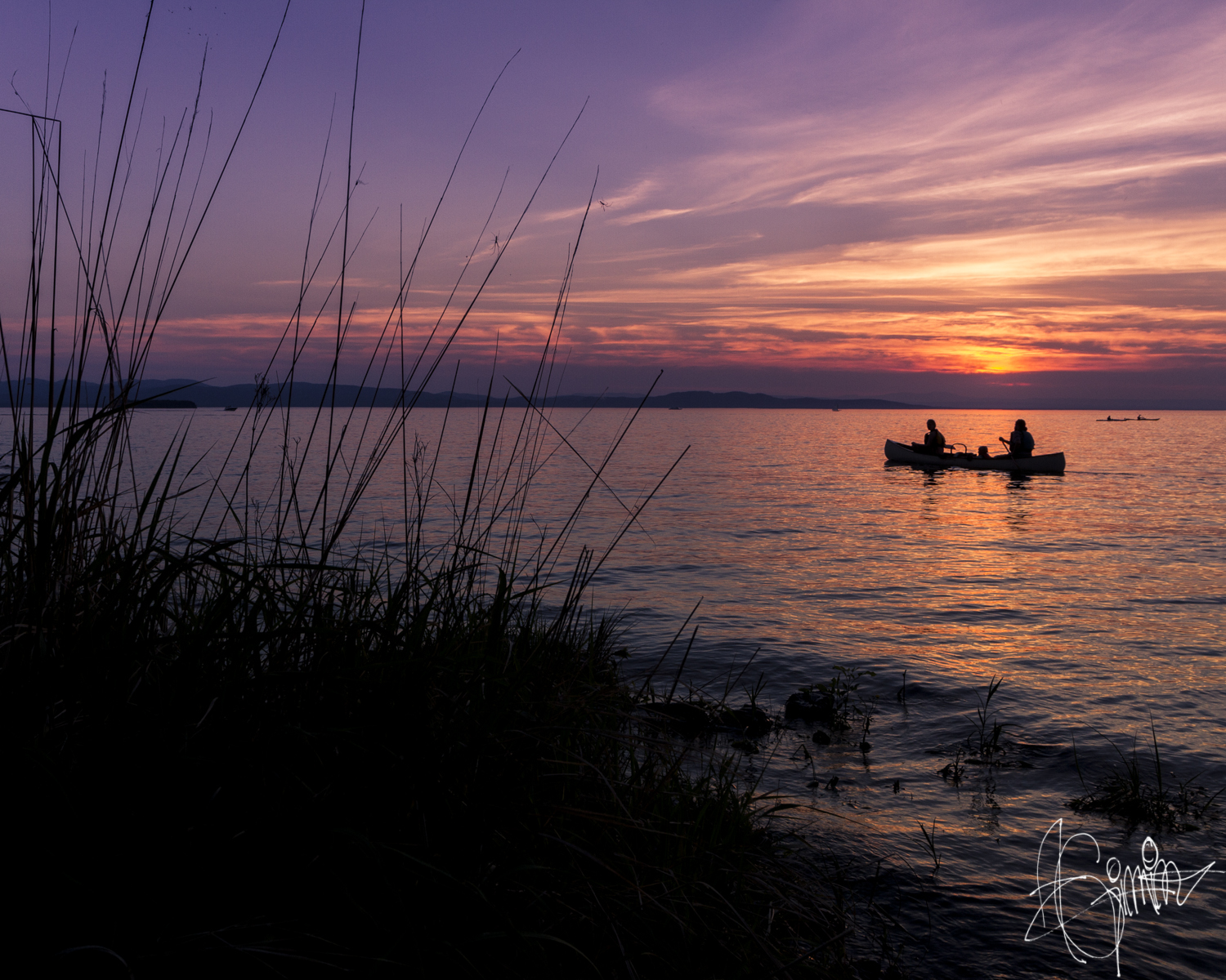 boating-at-sunset-on-lake-champlain-by-vermont-photographer-andrew-gimino.png