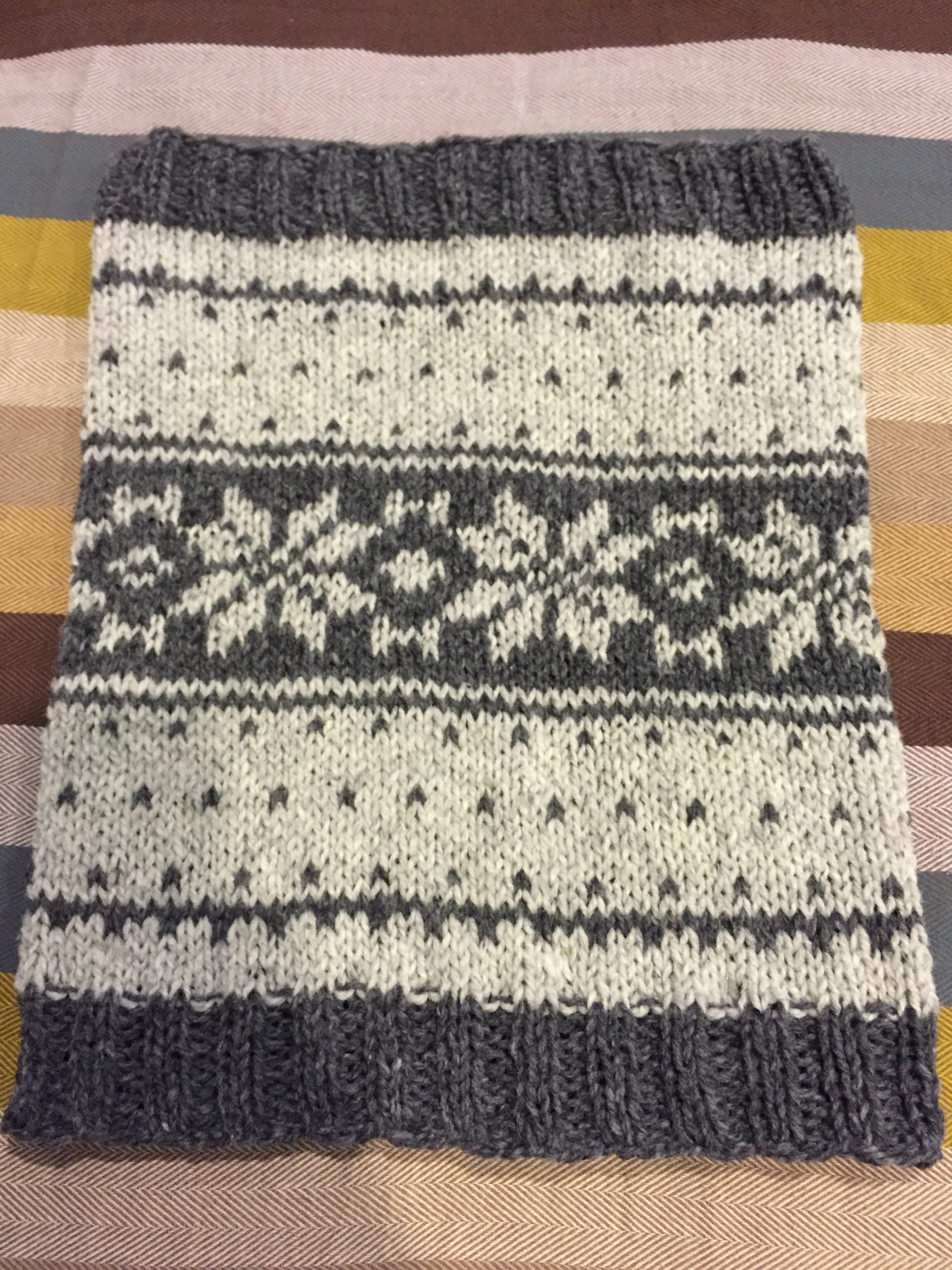 Winter-themed cowl, 2015