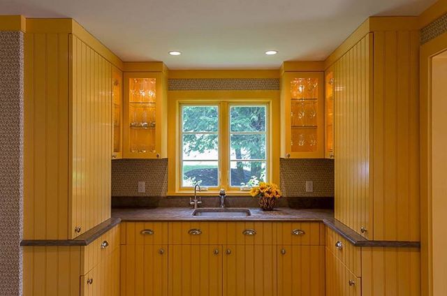 Good morning!☀️💛 Feeling inspired today by #SemolinaYellow @benjaminmoore - Pantry from a Stratton, VT project. Design by Forehand + Lake @forehand_lakedesign