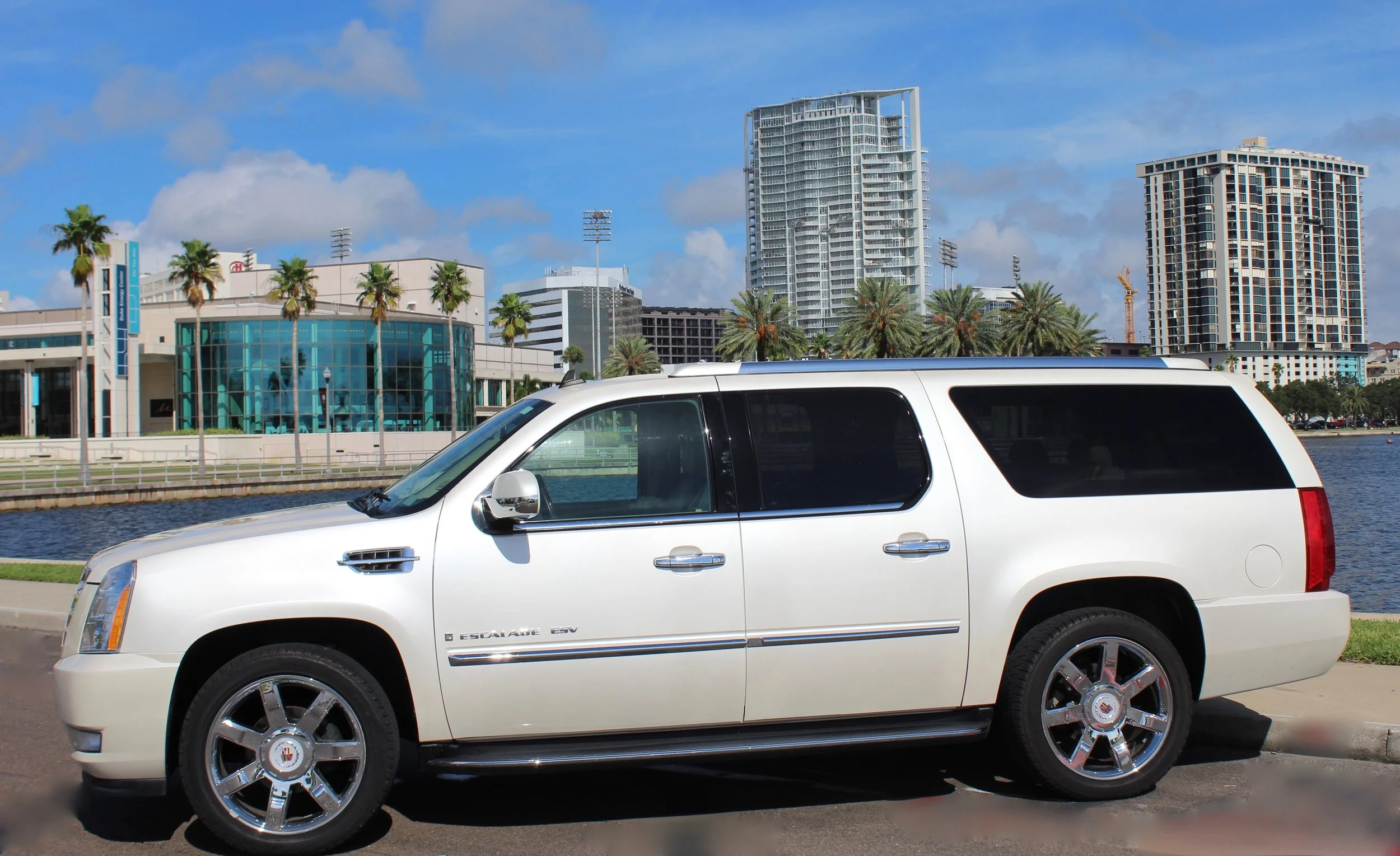 Escalade SUV.jpg