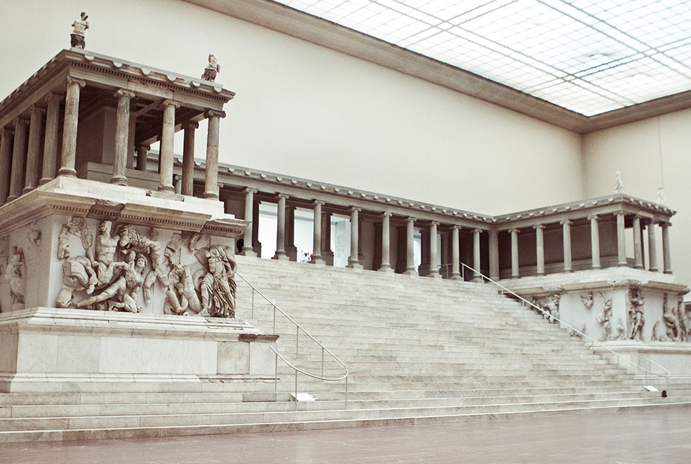 Pergamon Museum | All photos by Rikke Luna & Matias © I DO ART Agency.