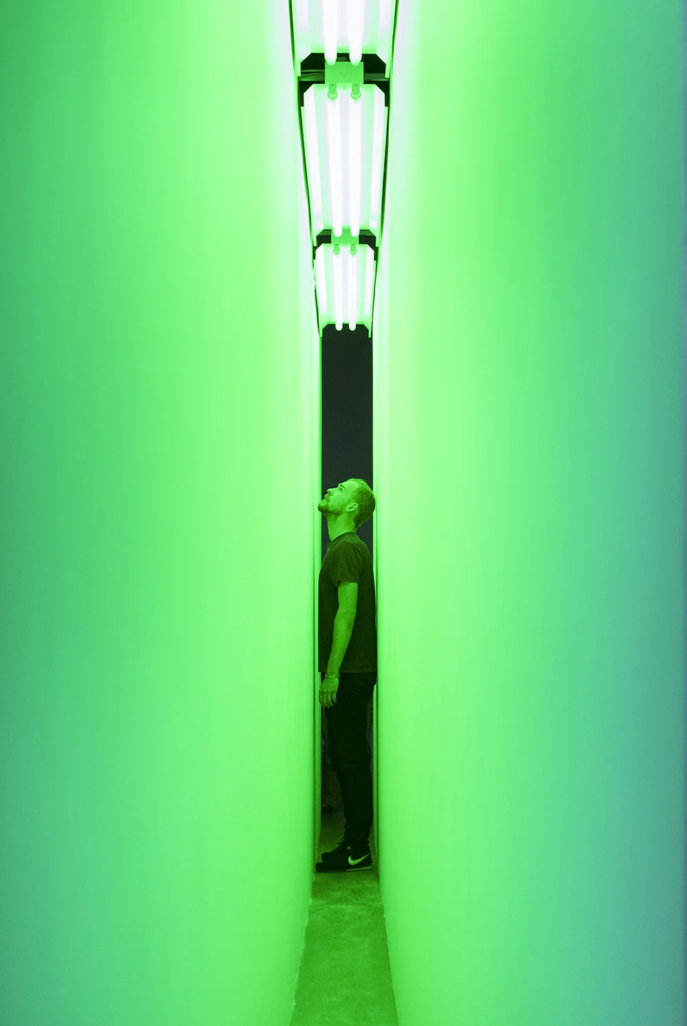 Bruce Nauman, The Green Corridor | Photos by Rikke Luna & Matias © I DO ART Agency.