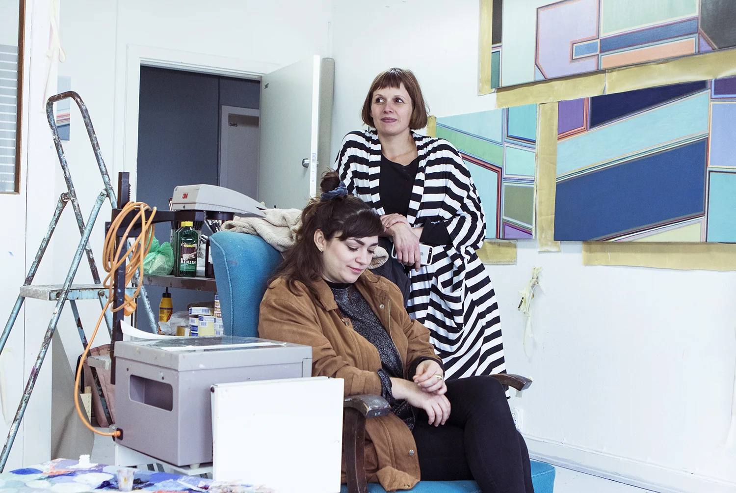 Rebekka og Anne (Louise Langaard's atelier) | Fotos af Rikke Luna & Matias © I DO ART Agency.