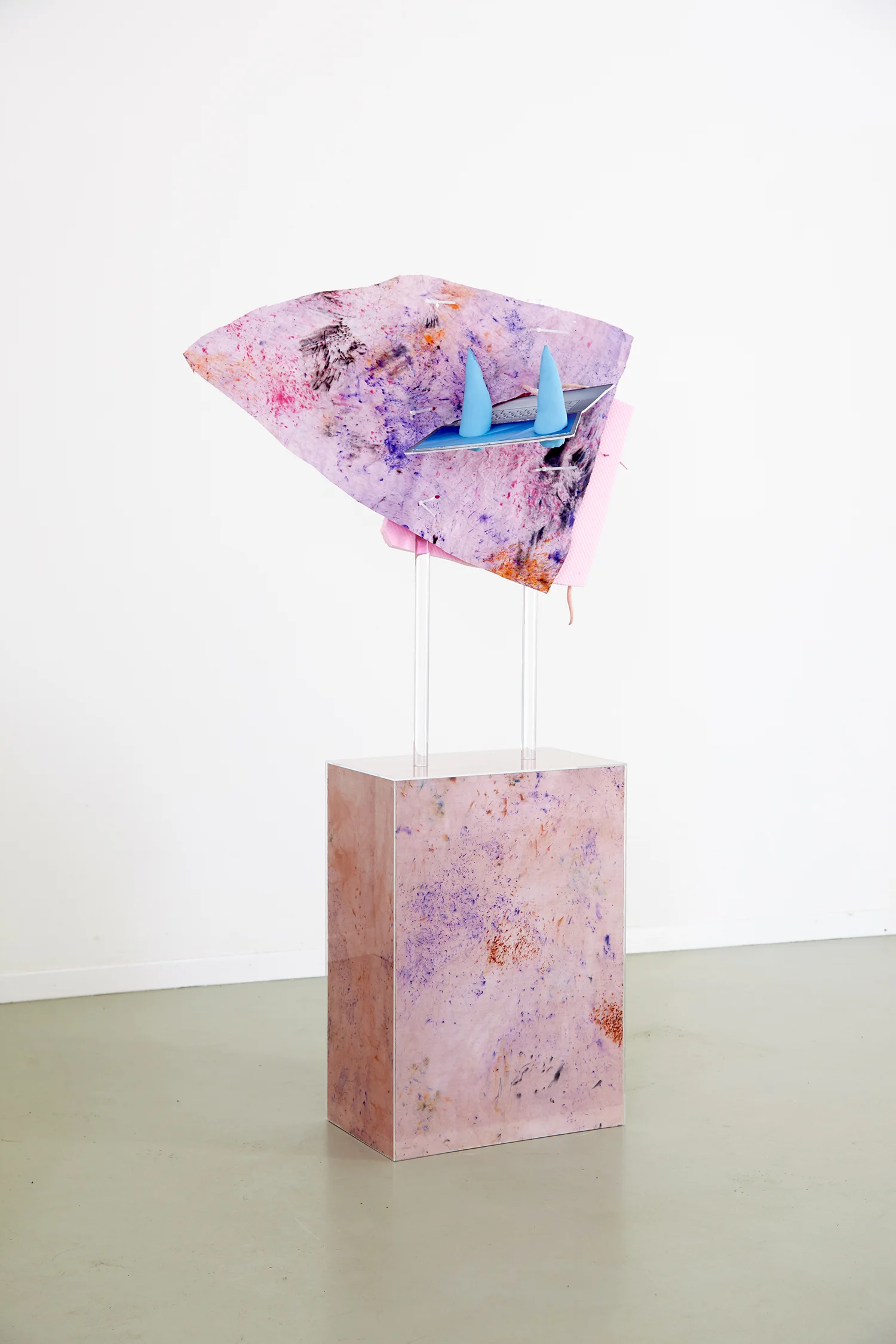 Tearful Farewell, 2016, imitation leather, thread, iMac box, styrofoam, plasticine, acrylic paint, plexiglass, textile dye. | Photo: Krisztián Zana.
