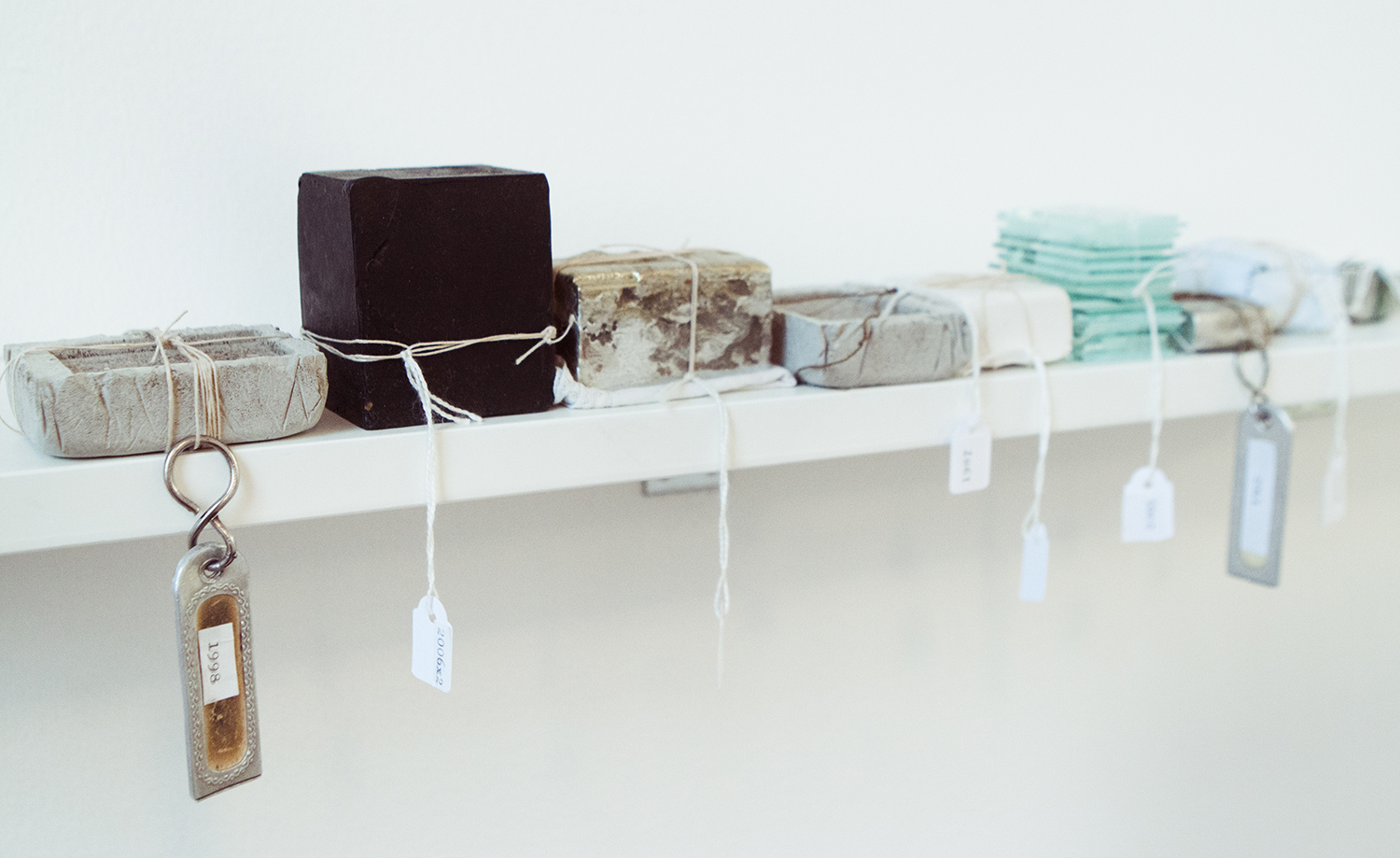 Anette Jensen “My Baggage” | All photos by Rikke Luna & Matias © I DO ART Agency.