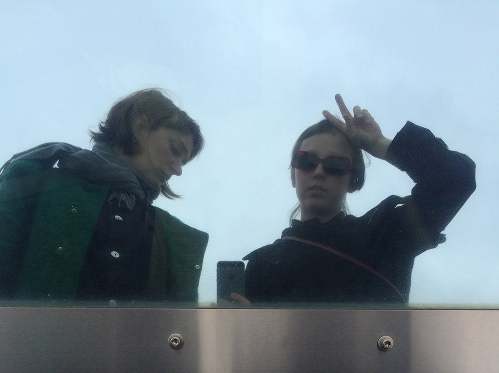 Cecilie Jørck (tv) & Klara Utke Acs (th).
