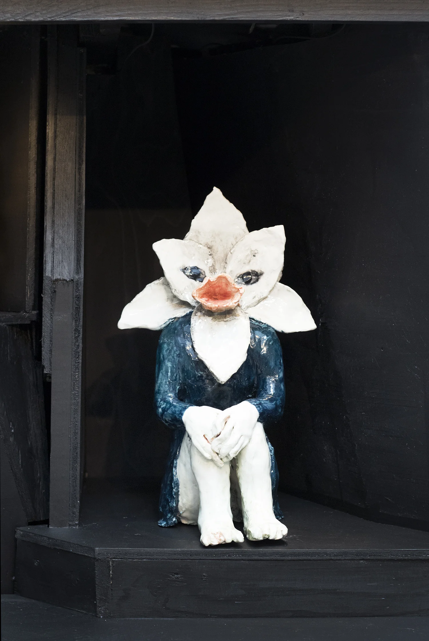 "Narcissus med andre ambitioner", 2016 (Glaseret porcelæn) | Foto © I DO ART Agency.