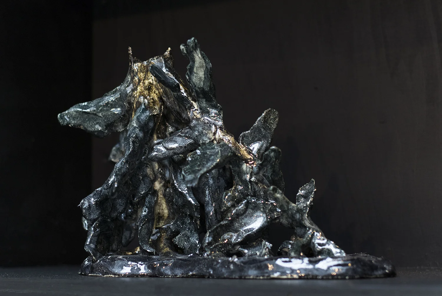 "Efter stormen", 2016 (Glaseret stentøj) | Foto © I DO ART Agency.