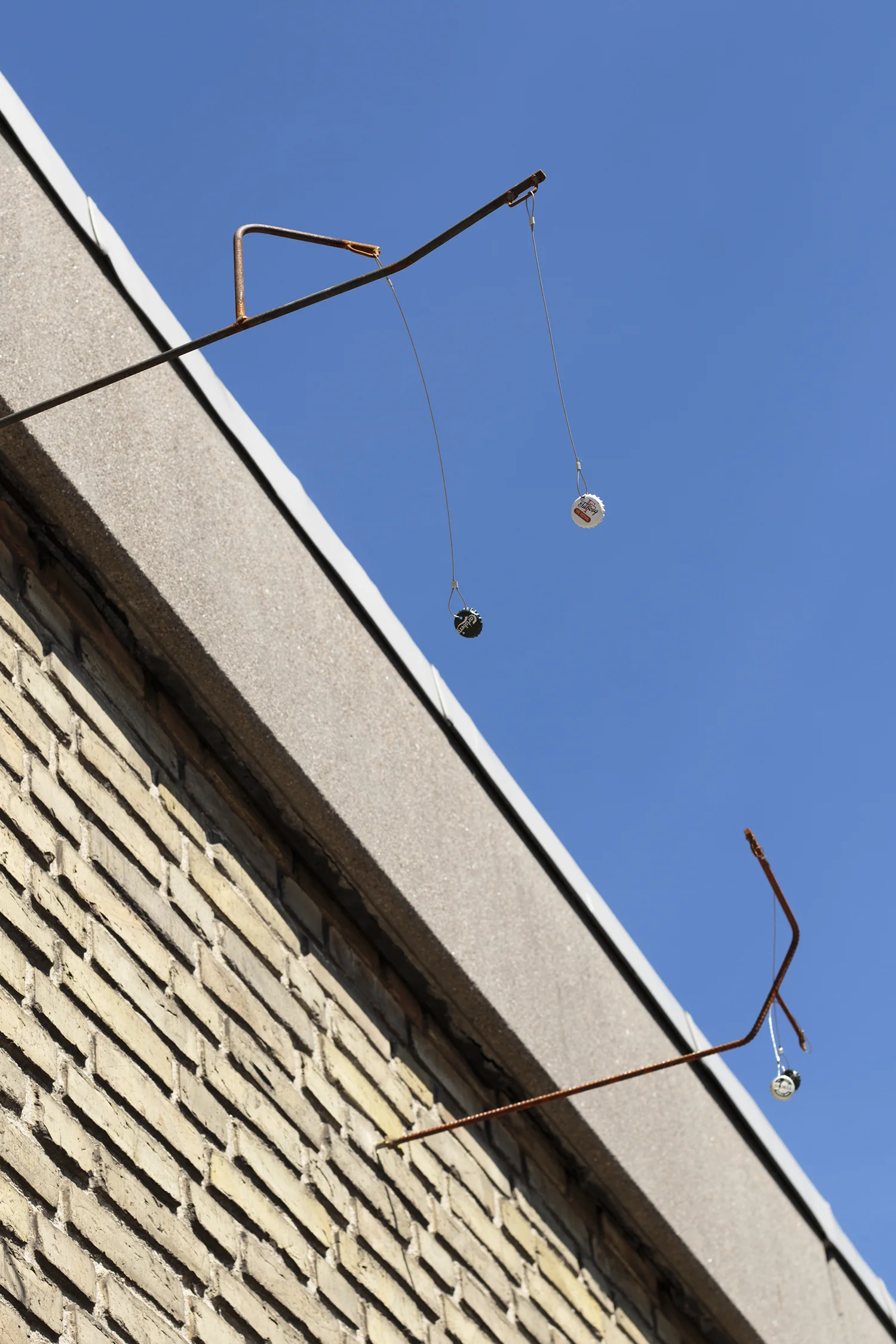 Jørgen Carlo Larsen "Vedhængs", 2017 (Stål, wire og kapsler, detalje) | Foto © I DO ART Agency.