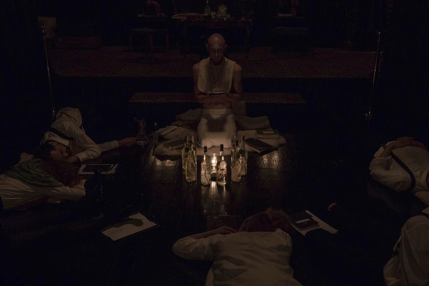 Moments conducting a night class/reading in front of The Sisters office | Sisters Academy - The Boarding School #6. Photo: I diana lindhardt.