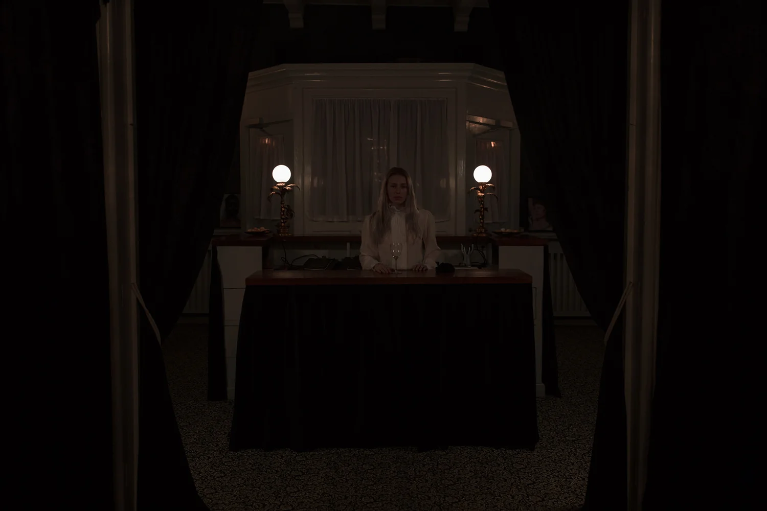 An Evoker in The Reception | Sisters Academy - The Boarding School #6. Photo: I diana lindhardt.