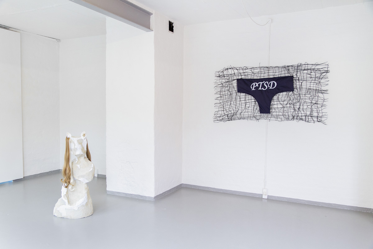Anna Walther "Bad Reflection", installation view. Foto: A. Delafontaine.