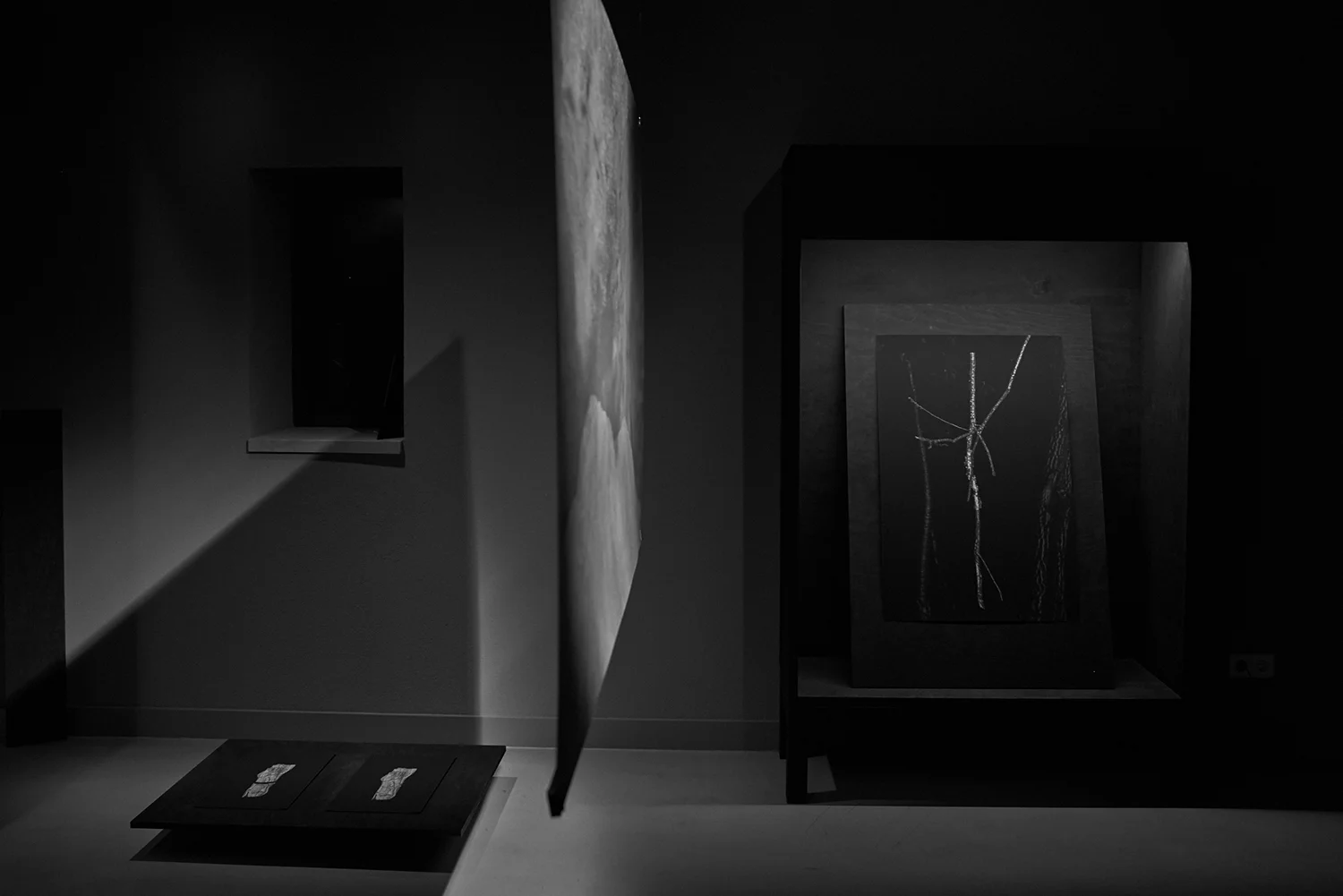 Peter Granser, I walked into a cave and up to Paradajs. Exhibition at ITO.