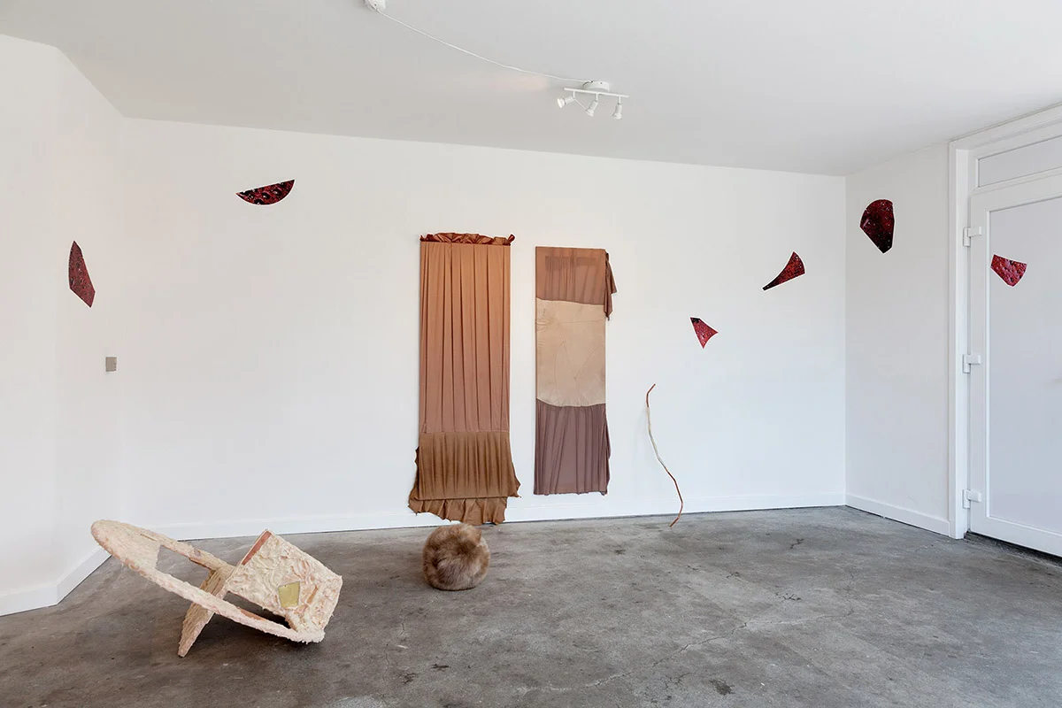 Louise Sparre, Status er PULS. Installation view, SE. Foto: Morten Barker.