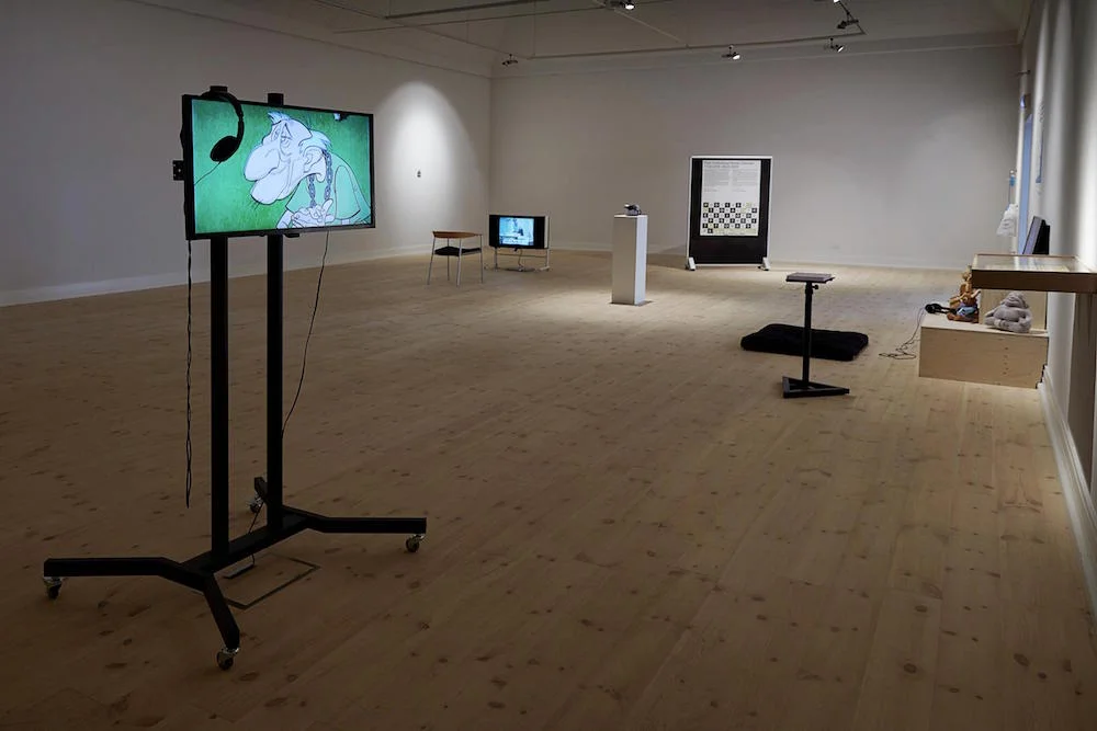“Post Institutional Stress Disorder (PISD)” (installation view). Foto: Kåre Viemose.