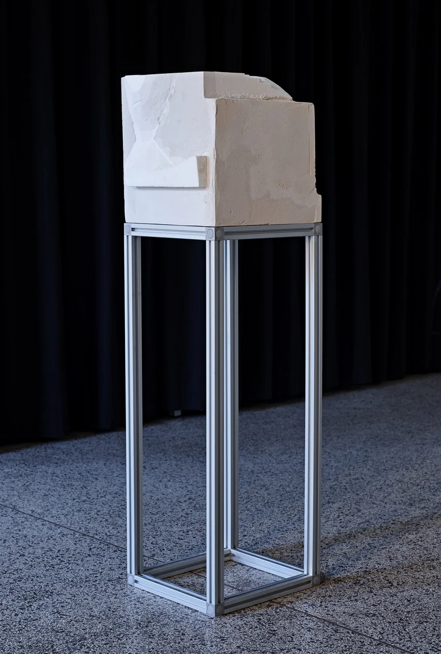 Fredrik Tydén “The Fourth Alternative,” 2019 (plaster, polystyrene, aluminum, 125 x 39,5 x 33 cm). Photo: Jakob Emdal.
