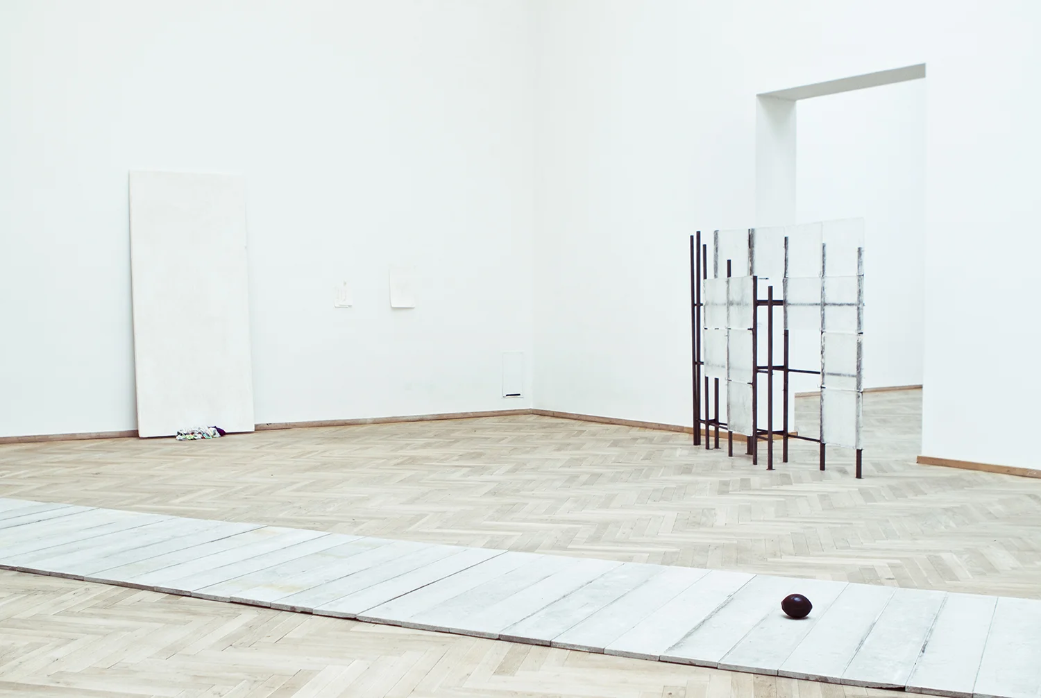 Sofie Holten, "Bygningen som dække", 2013. Foto: I DO ART Agency.