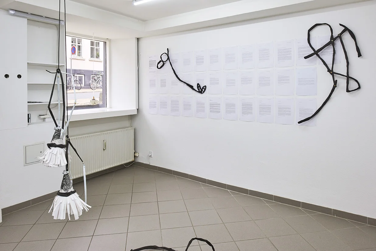 Sandra Blichert “L x H x B“ (installation view). Foto: Kirstine Mengel.