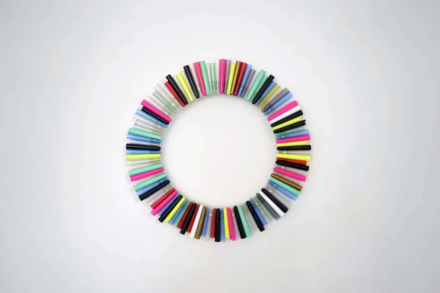 Shinya Ishida âWeed Circle,â 2015 (mixed media / waste recycling, Diam. 61 cm).