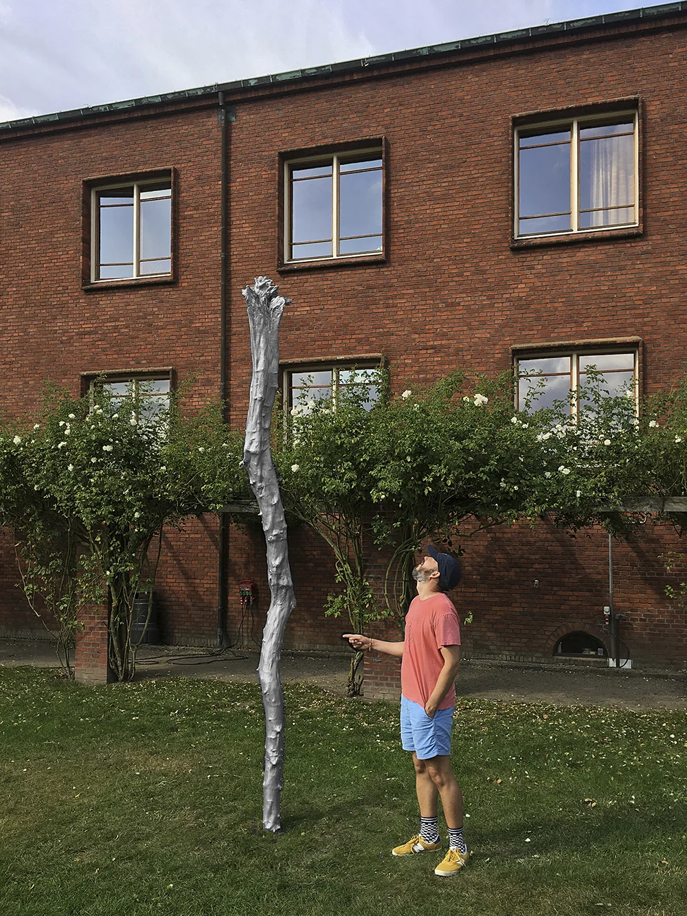 Mikkel Carl (v. Sct. Bendts Kirken). Kunst pĂĄ Sokkel. Foto: Morten k jacobsen.